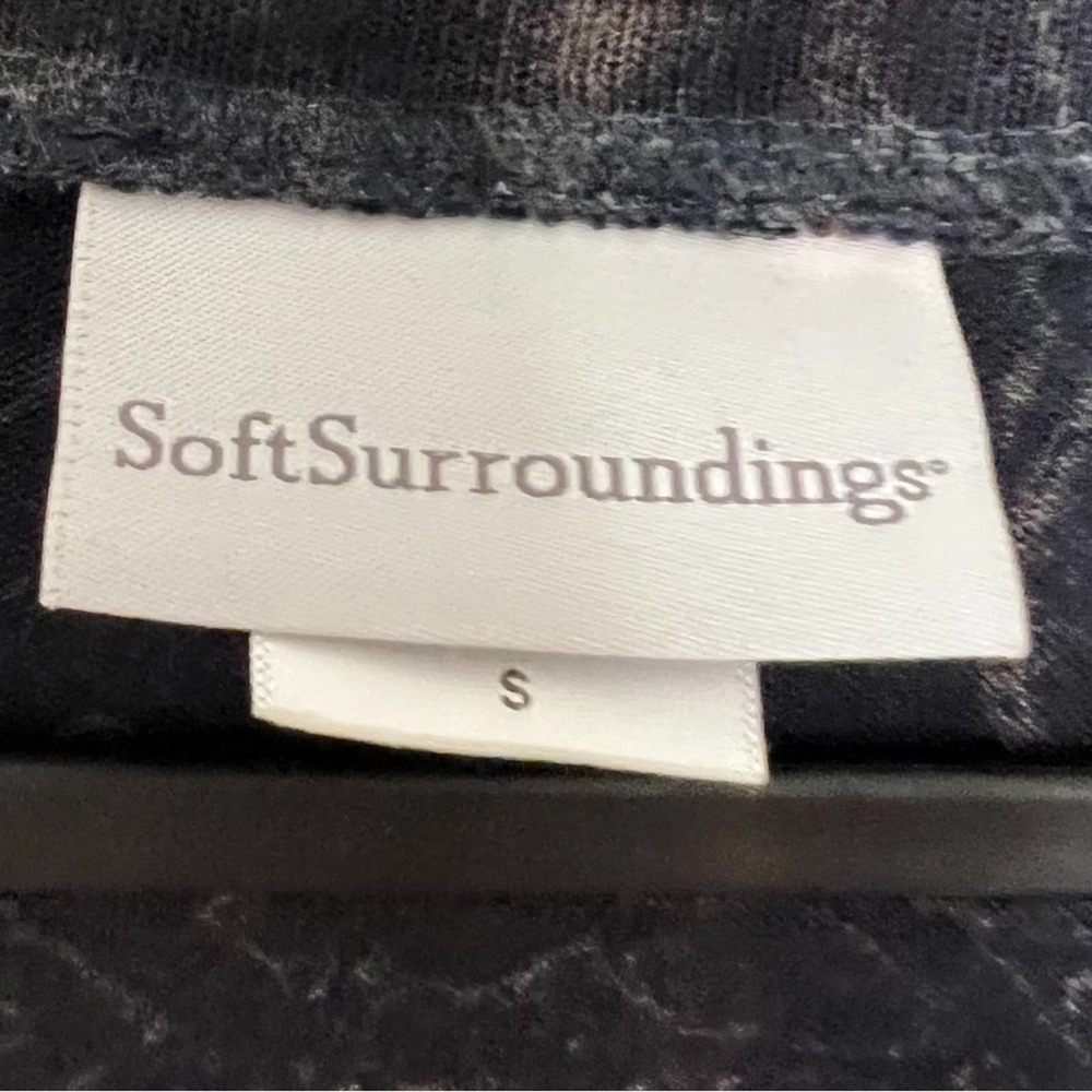 Lovely Soft Surroundings Charcoal Floral Handkerchief Hem Tunic. Small/Medium - Picture 7 of 8